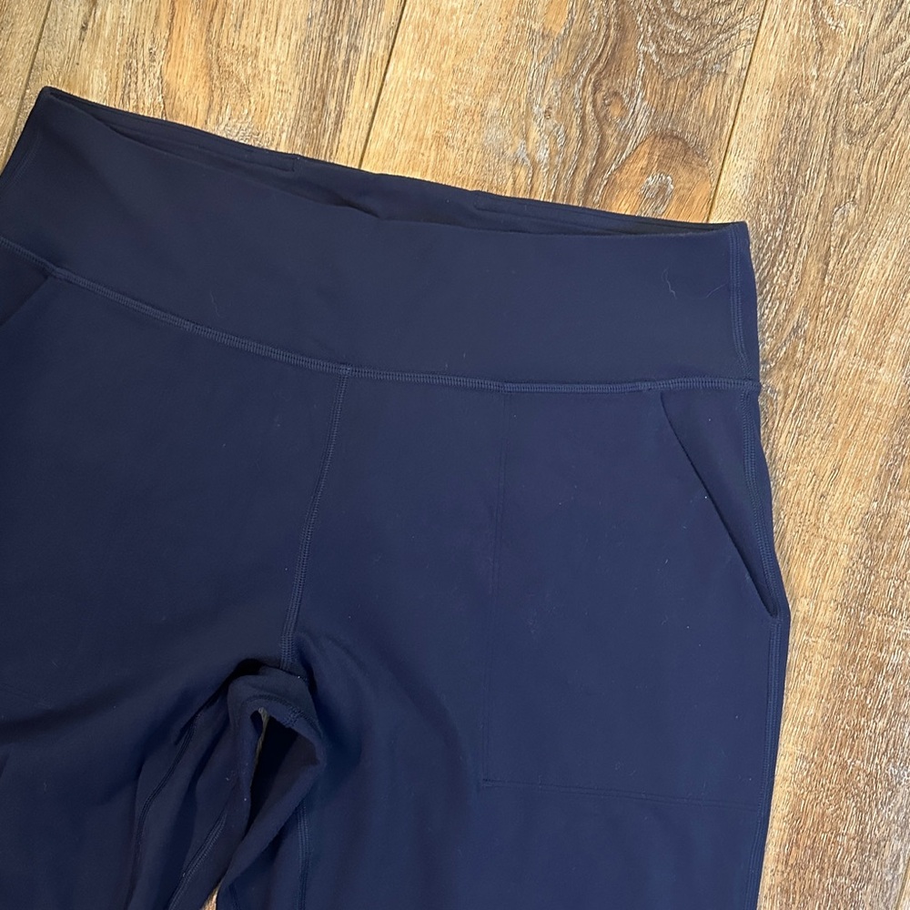 Lululemon Navy Leggings relaxed jogger style women’s size 10 - Picture 3 of 9